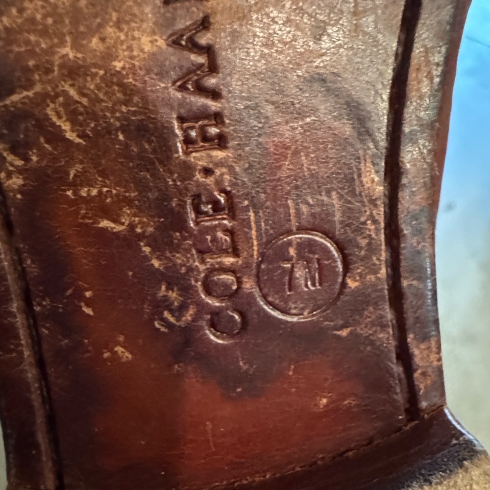 COLE HANN LEATHER LOAFERS SIZE 7
Women’s Nice Condition! - Picture 6 of 11